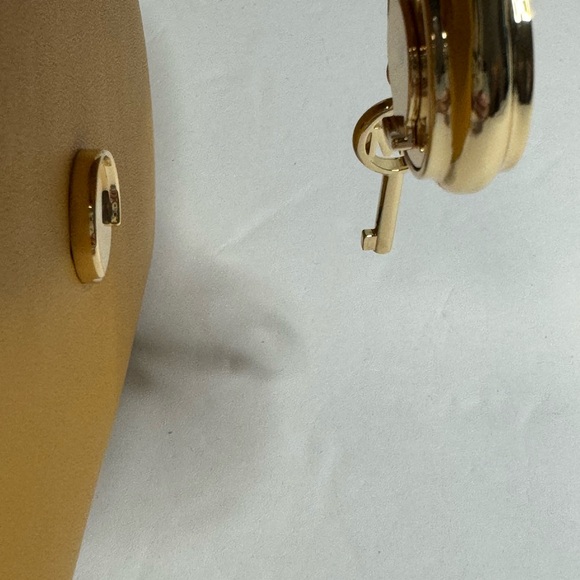 Michael Kors Lyra Small Leather Flap Crossbody Golden Rod NEW - Picture 9 of 12